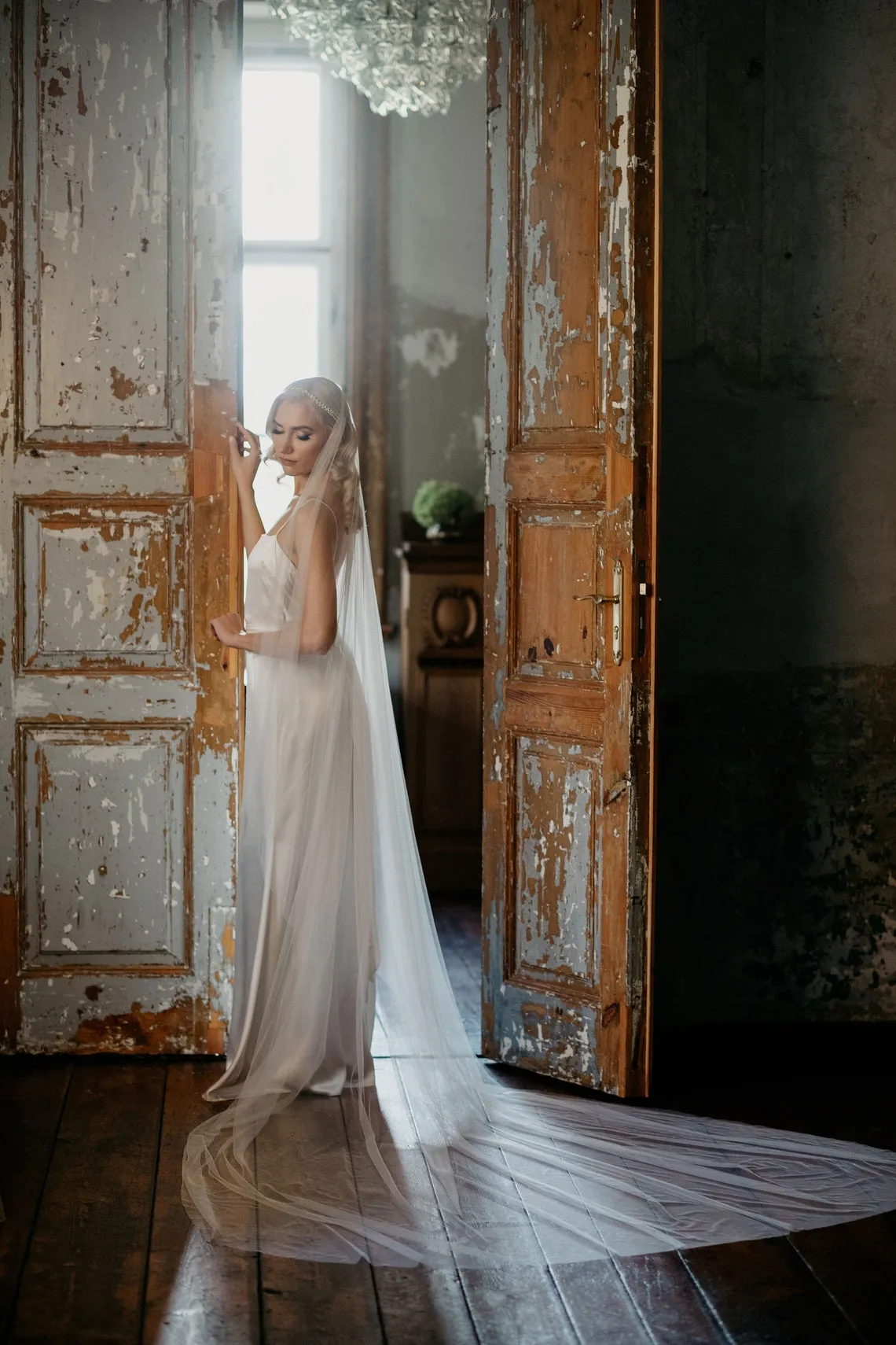 Crystal and pearl juliet cap veil - MARLENA