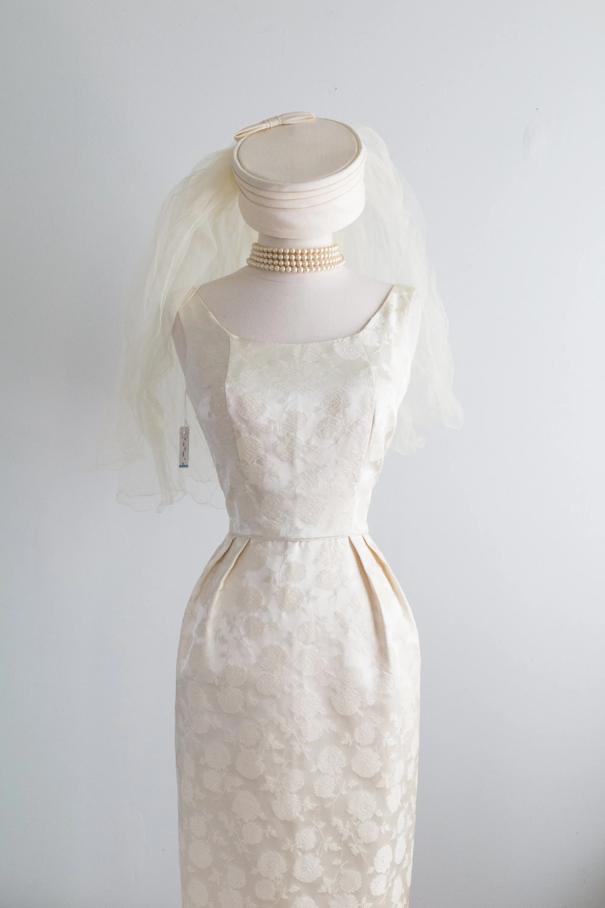 Darling 1960's Custom Made Pillbox Wedding Hat / OSFM