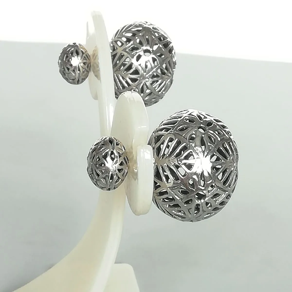 Double sided sterling silver ball studs | Filigree earrings  | Ball cartilage studs | Silver jewelry | Bohemian | E1114