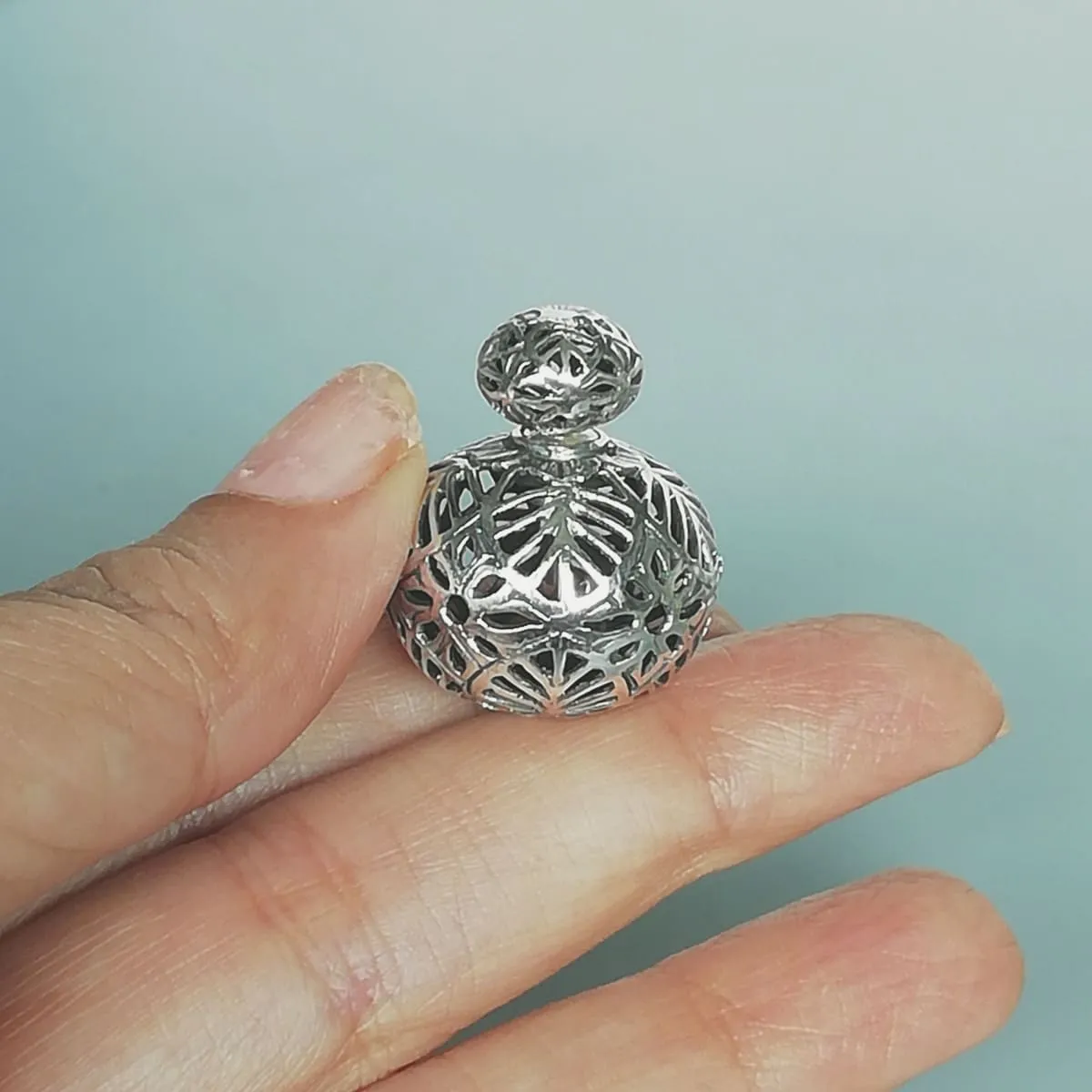 Double sided sterling silver ball studs | Filigree earrings  | Ball cartilage studs | Silver jewelry | Bohemian | E1114