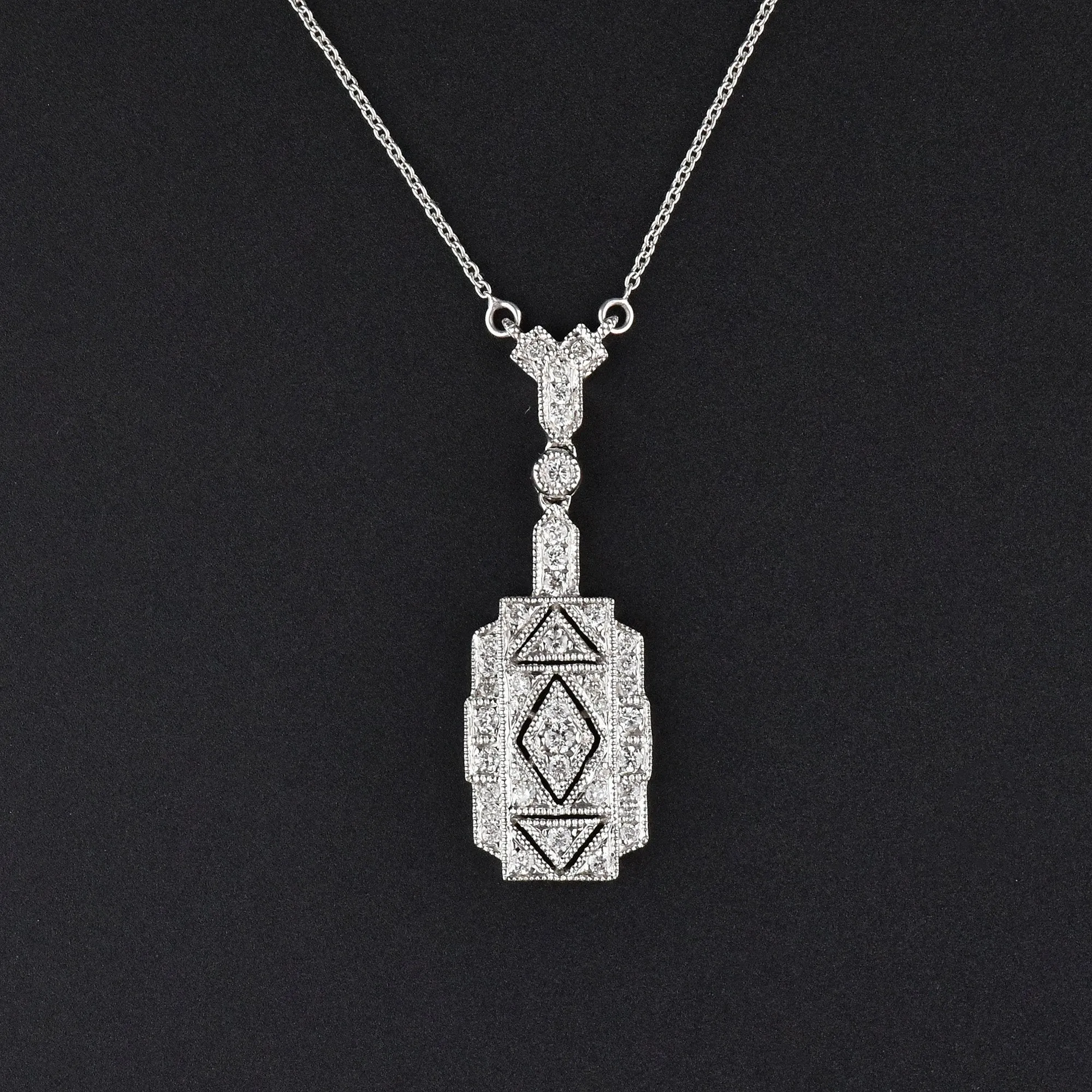 Fine 18K White Gold Art Deco Design Diamond Necklace