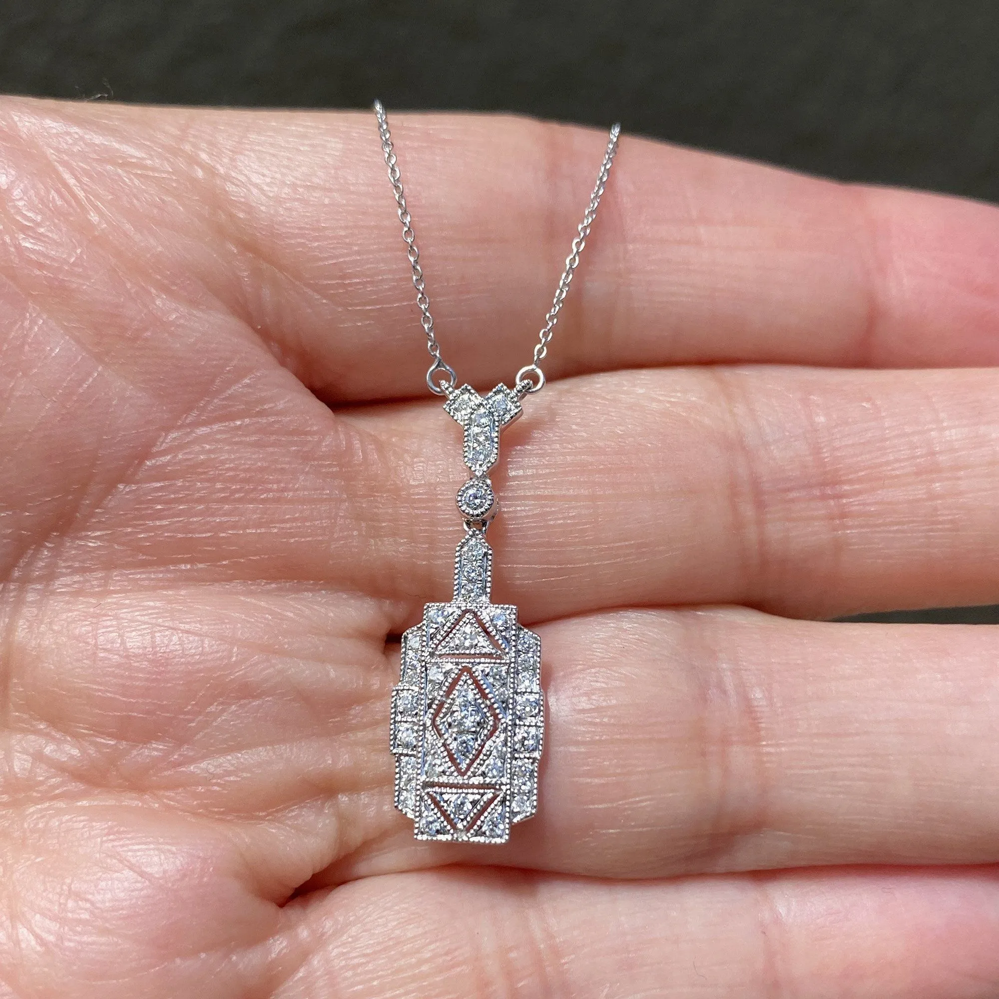 Fine 18K White Gold Art Deco Design Diamond Necklace