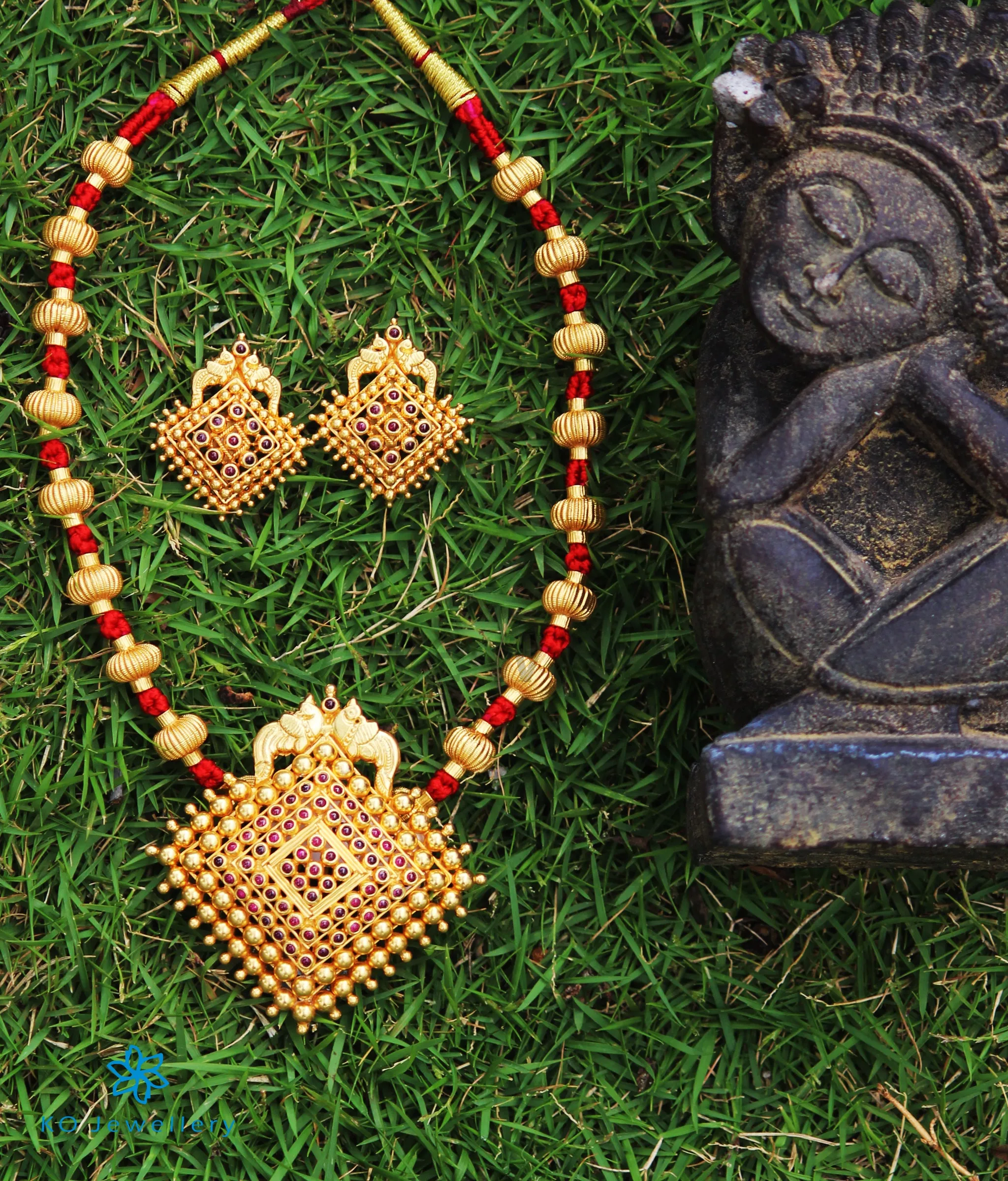 The Amitava Jomale Silver Necklace (Short/Red)