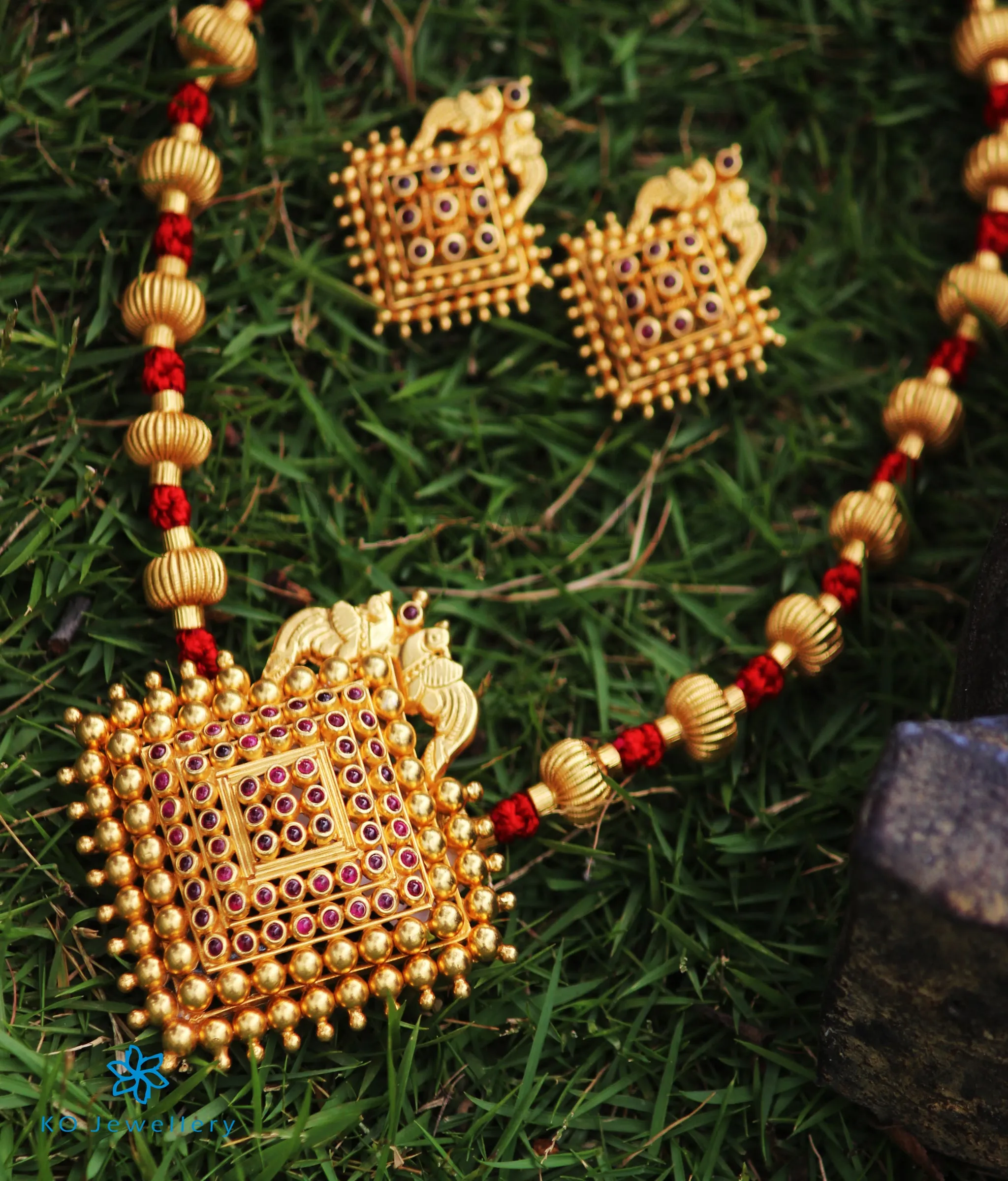 The Amitava Jomale Silver Necklace (Short/Red)